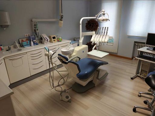 Clínica Dental José Mª Valdivieso interior de consultorio 